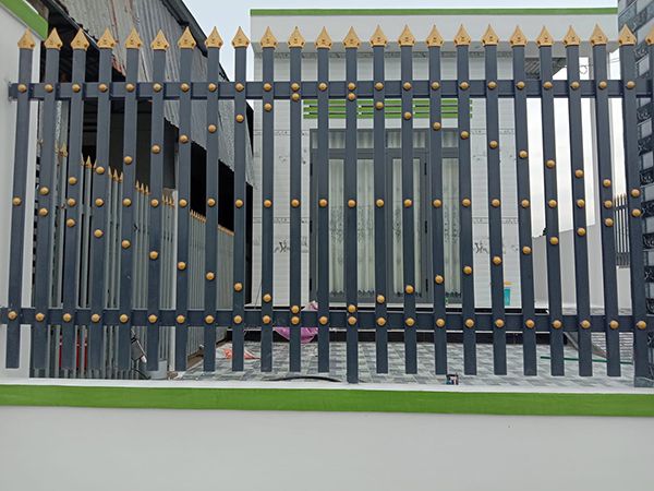 Hàng rào sắt hộp 30x60