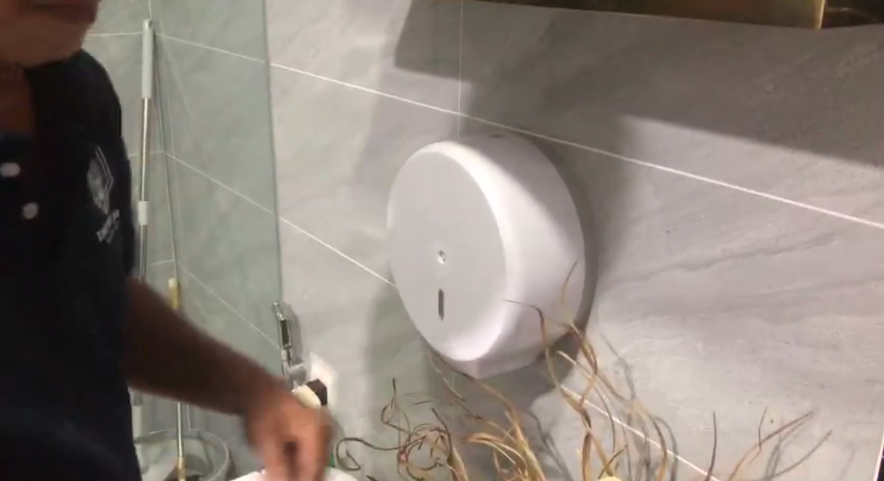 Hộp đựng giấy vệ sinh