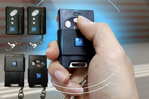 Cửa cuốn phải giữ nút