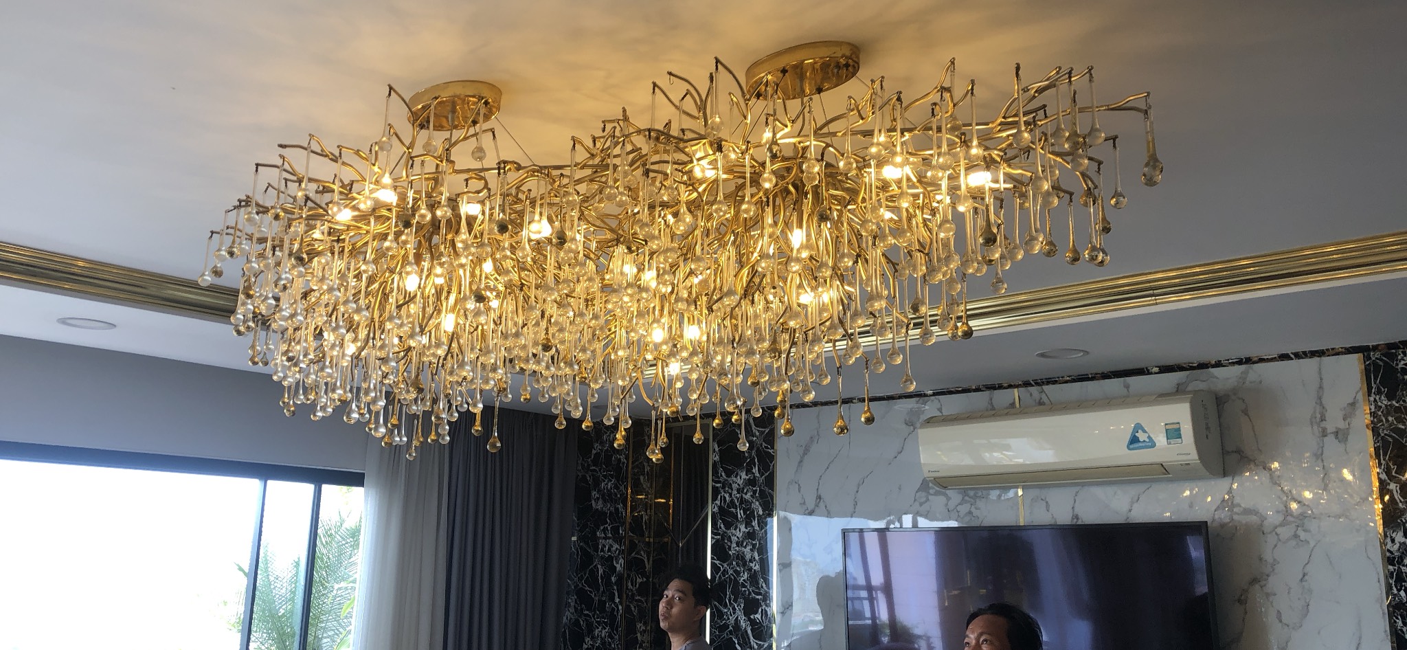 Thay bóng đèn chùm <3m