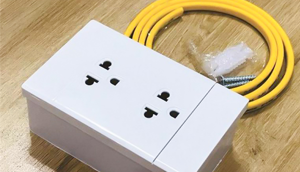 Thay ổ cắm điện nổi